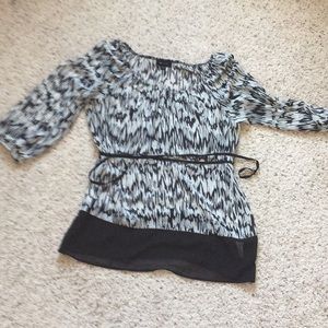 🎉Last chance item🎉 Sheer belted top.